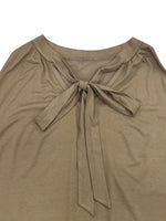 BowEase Capri Outfit